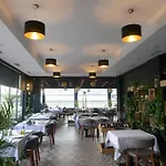 Perla E Dumrese, Bar-Restaurant-Hotel