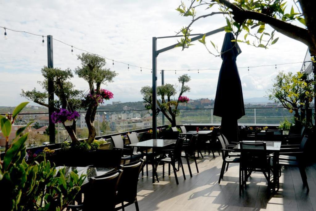 Perla E Dumrese, Bar-restaurant-hotel 4* Belsh