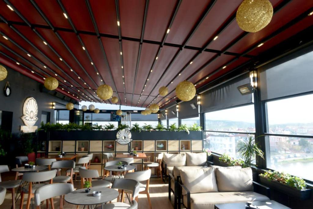 Perla E Dumrese, Bar-restaurant-hotel Hotel Belsh